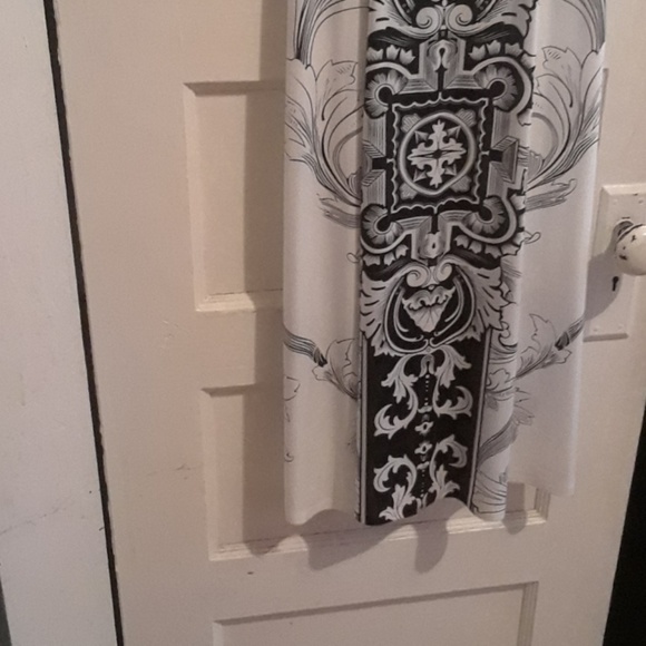 Dress - Picture 2 of 5